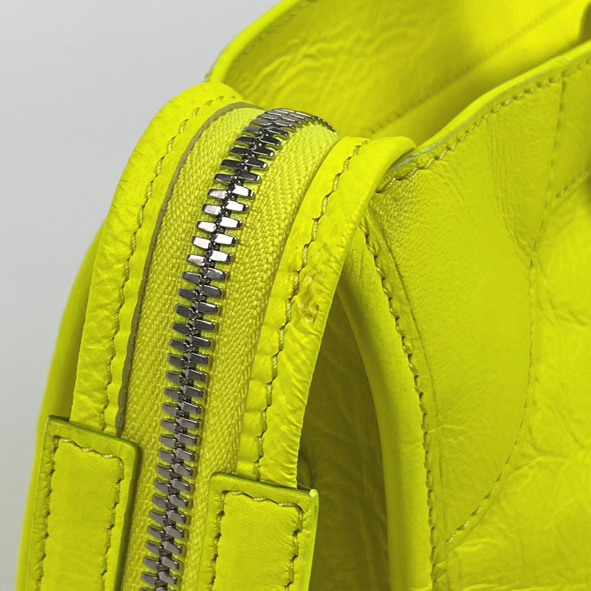 Balenciaga Handbag the City 2-Way Neon Leather Yellow — view 4