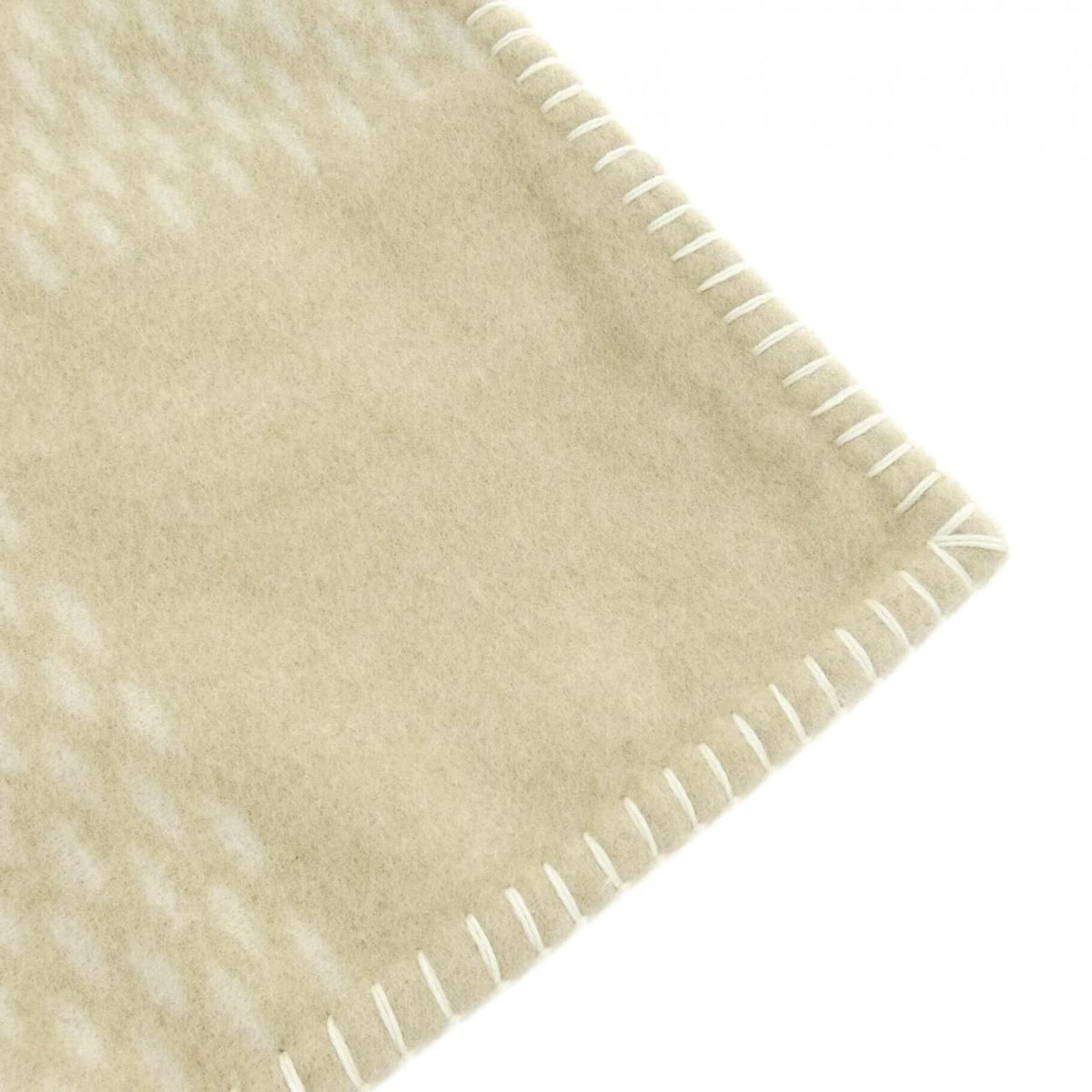 Louis Vuitton Couverture Damier Classic Blanket — view 2