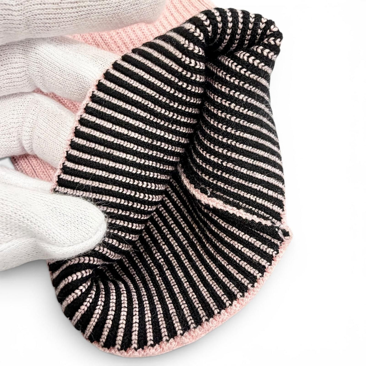 Chanel 24C Gaiters Cruise Collection CC Logo Rib Knit Leg Warmers Pink Sweater — view 4