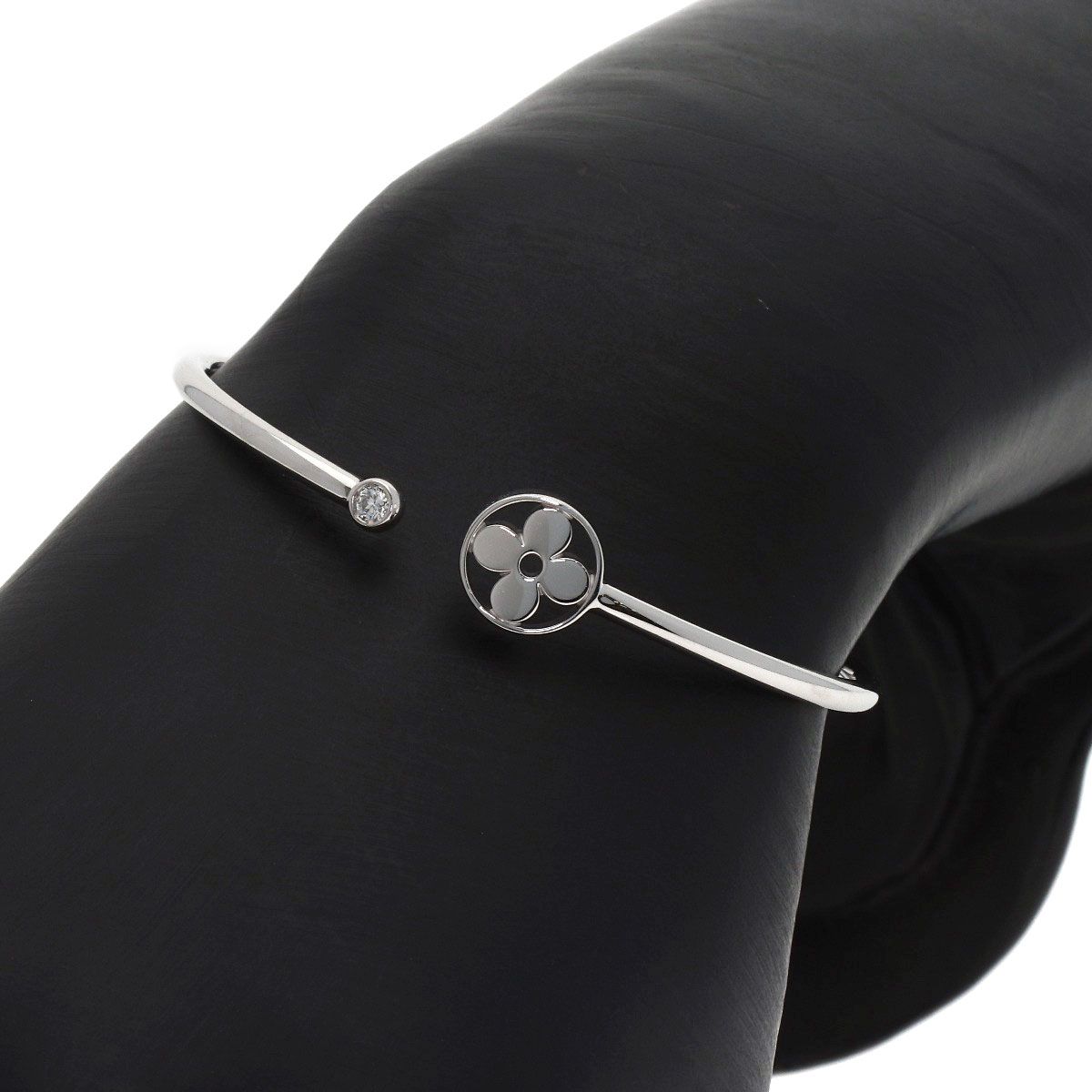 Louis Vuitton Twist Blossom Diamond 15 Bracelet 18k White Gold — view 5