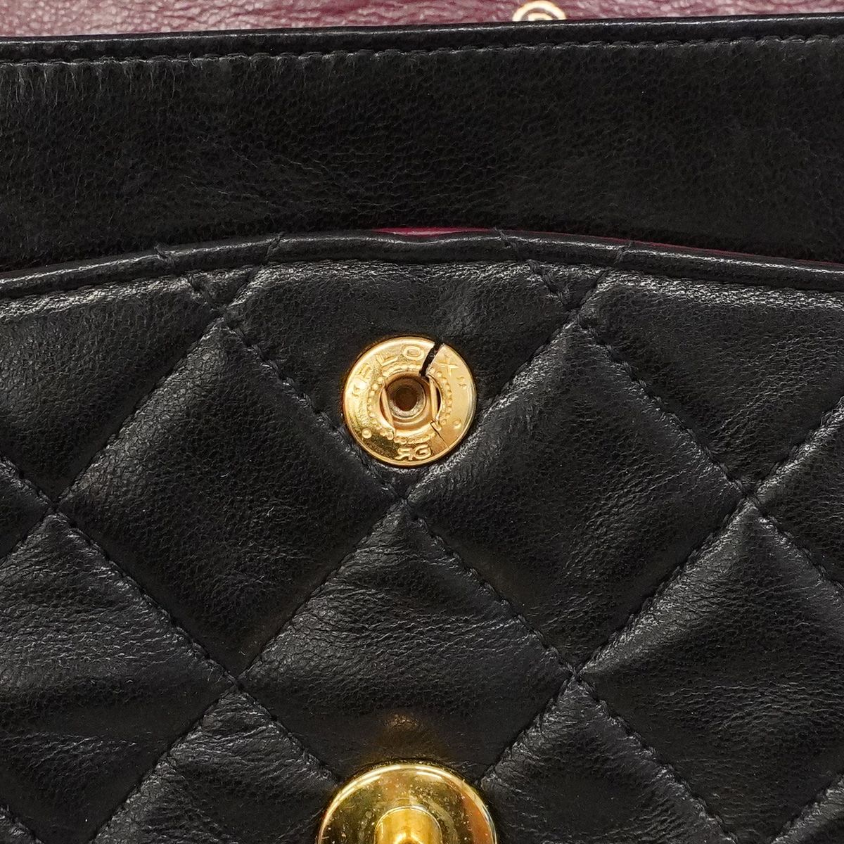 Chanel Shoulder Bag Quilted Lambskin Black Gold — view 7