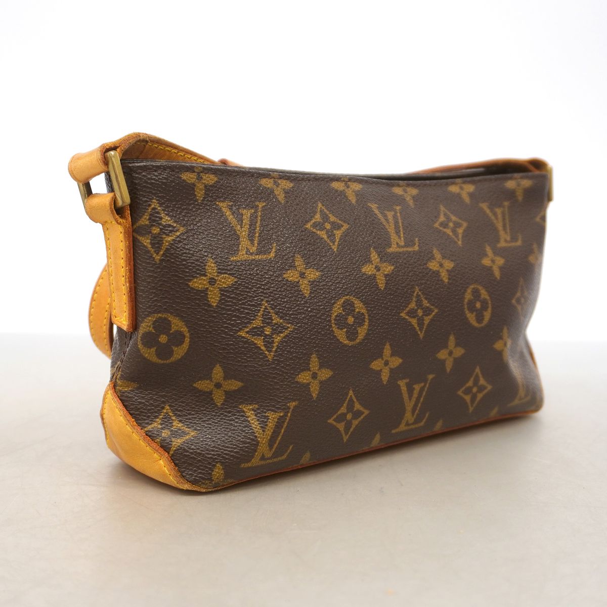 Louis Vuitton Shoulder Bag Monogram Trotteur Brown — view 2