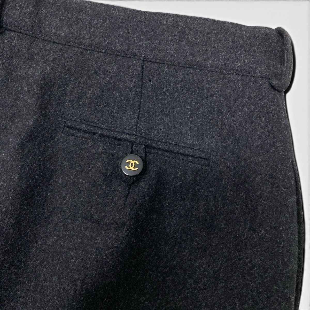 Chanel Boutique Wool Skirt CC Logo Button Long Pencil Gray — view 7
