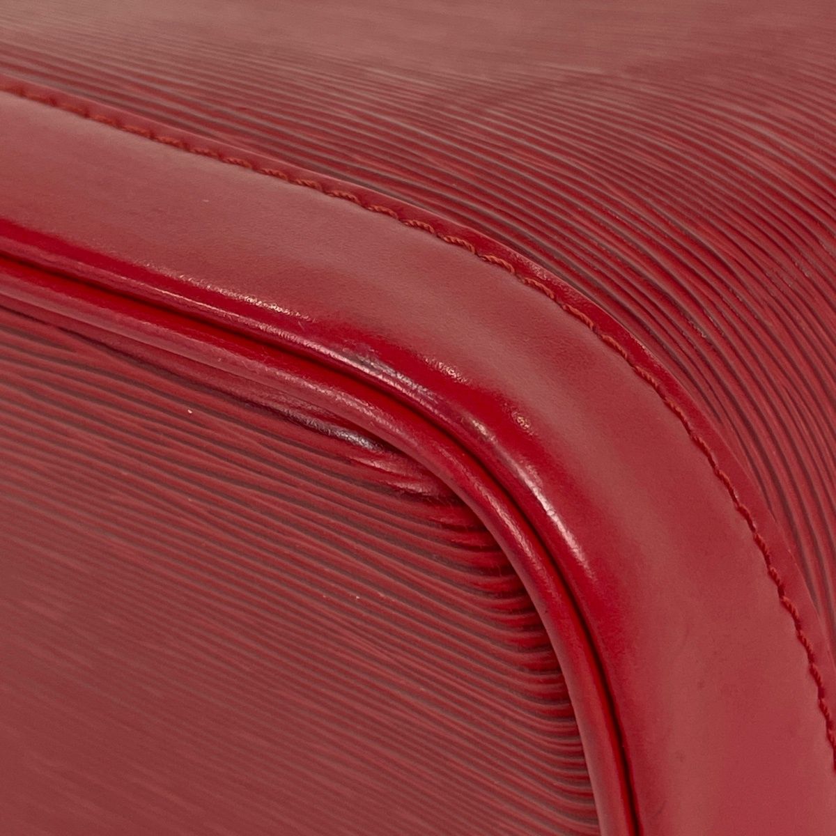 Louis Vuitton Alma Handbag 2-Way Epi Castilian Red — view 3