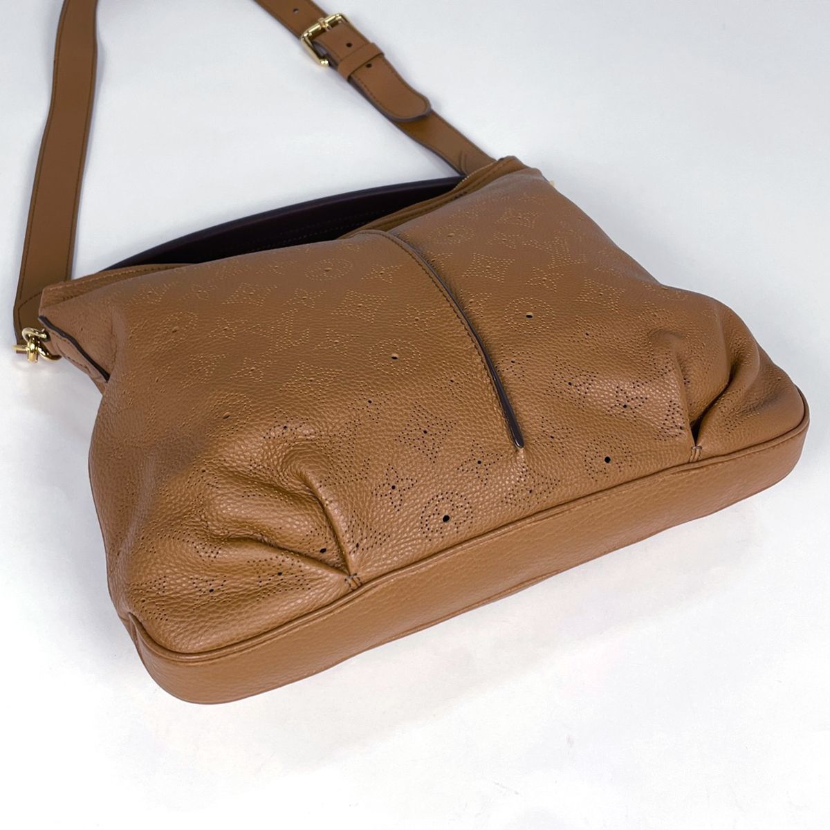 Louis Vuitton Selene PM Shoulder Bag 2-Way Monogram Mahina Glitter — view 2