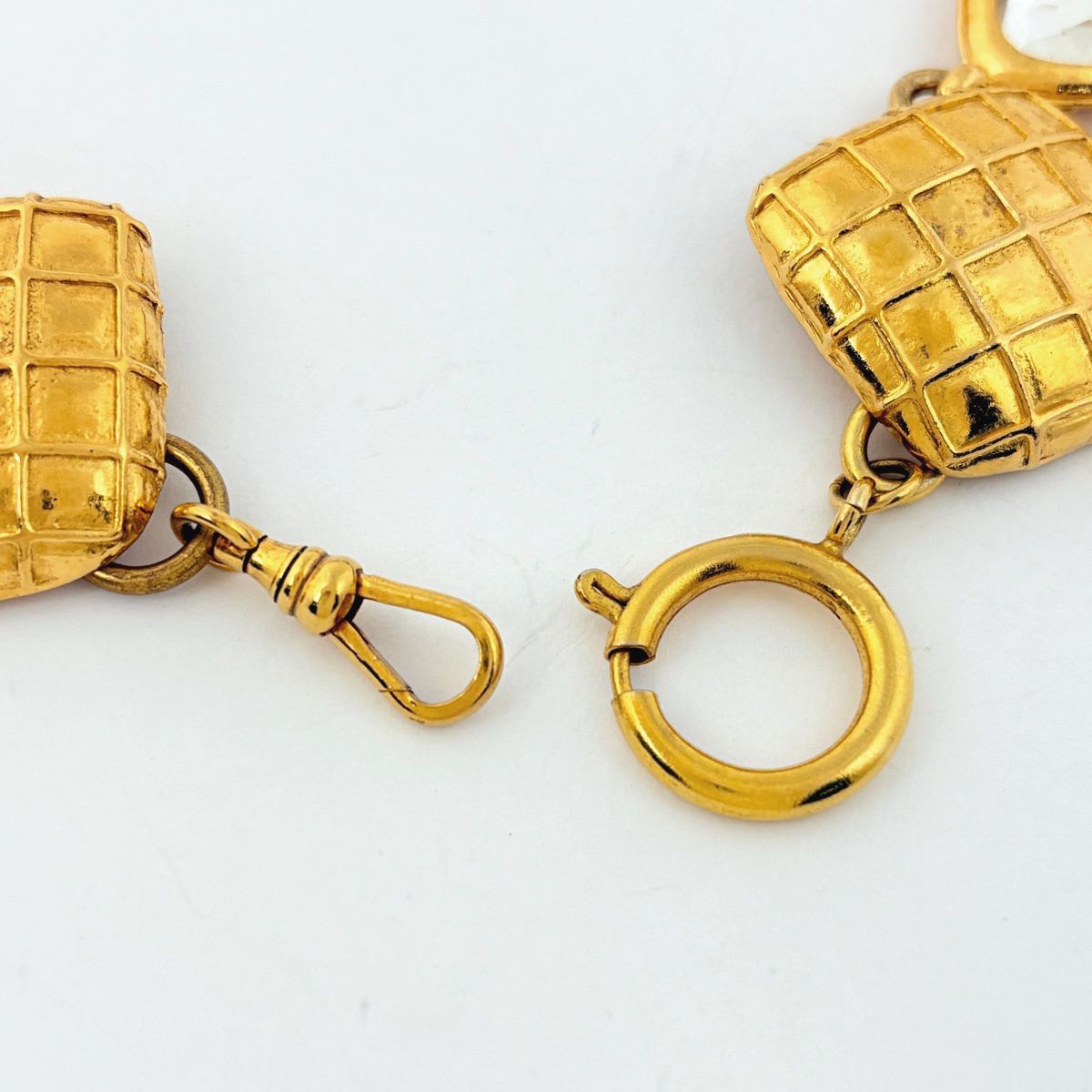 Chanel Necklace Quilted Gold Plated — view 3