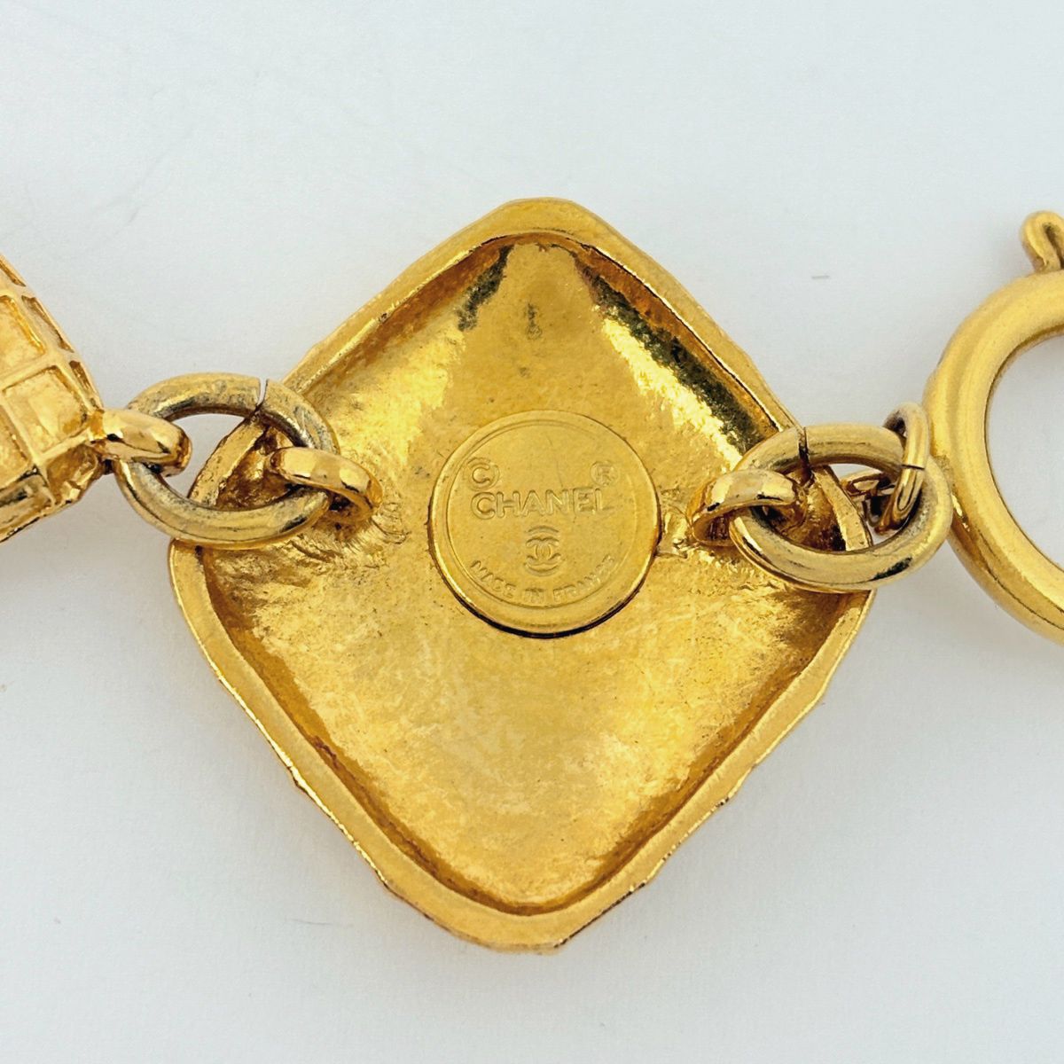 Chanel Necklace Quilted Gold Plated — view 7