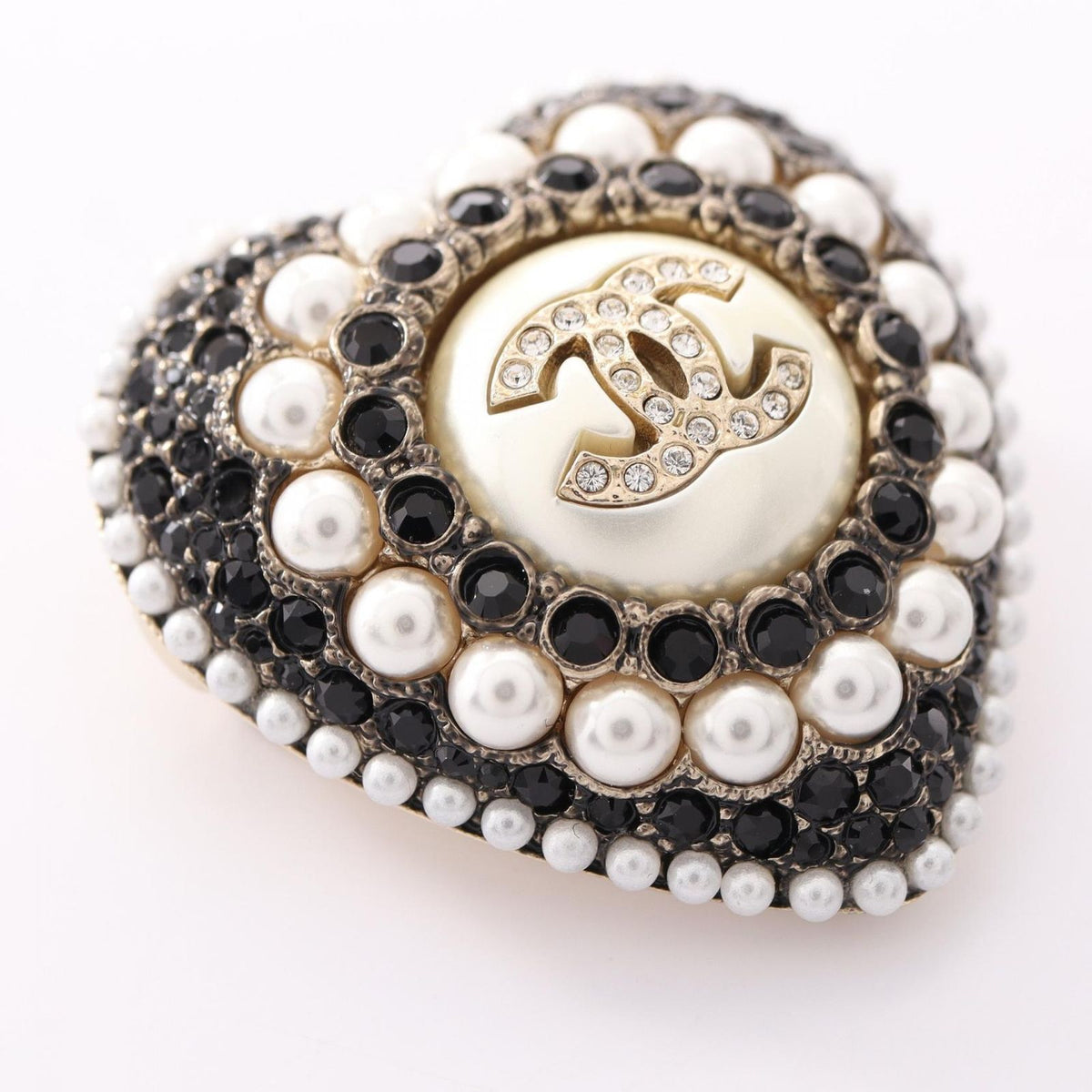 Chanel Brooch CC Logo Heart — view 5