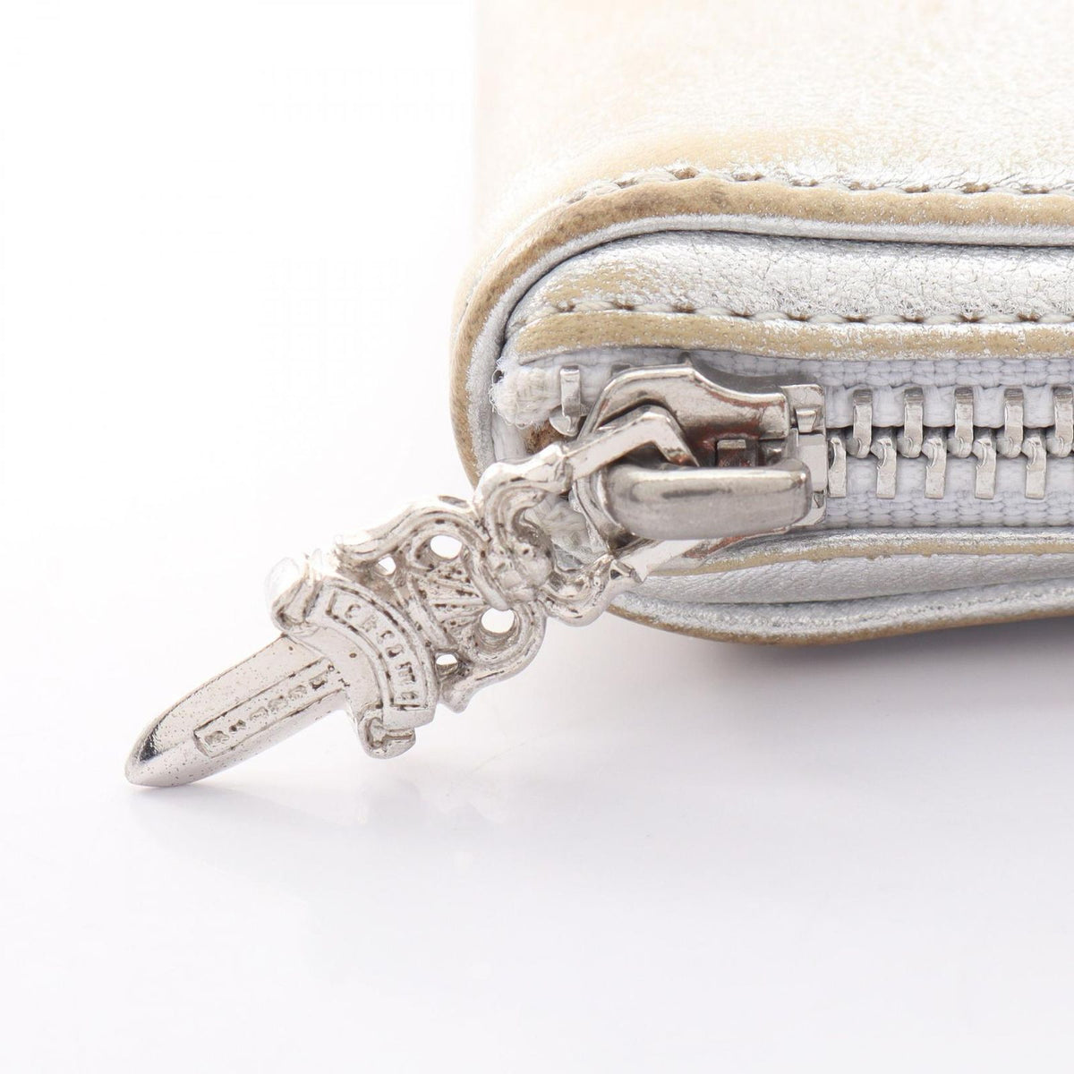 Chrome Hearts Round Wallet Rec Zip Cross Patch Leather — view 5