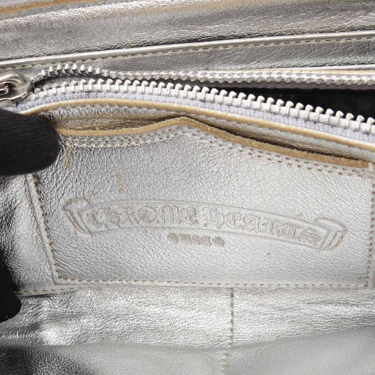 Chrome Hearts Round Wallet Rec Zip Cross Patch Leather — view 4