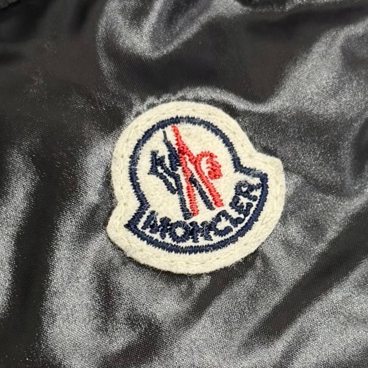 Moncler Mantella Wool 100% Logo Patch Down Sleeve Fringe Cape Coat Poncho Black — view 8