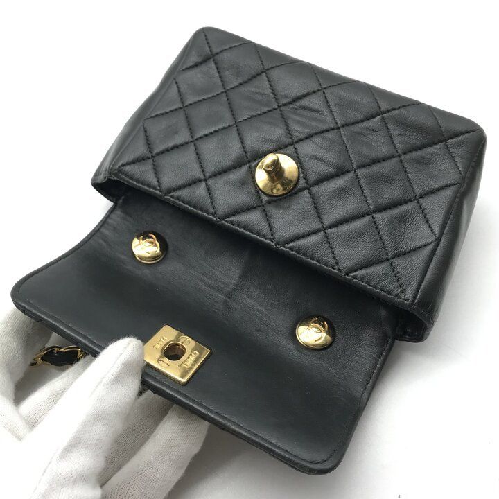 Chanel CC Logo Mini Quilted Turnlock Chain Shoulder Bag Moss Green — view 8