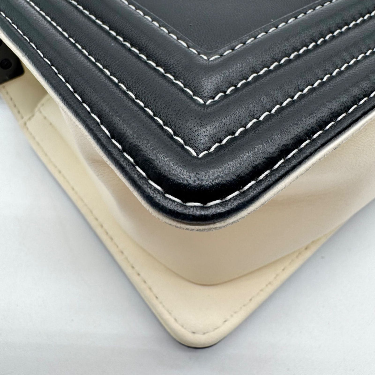 Chanel Large Shoulder Bag Boy Geometric CC Logo Leather White Black — view 8