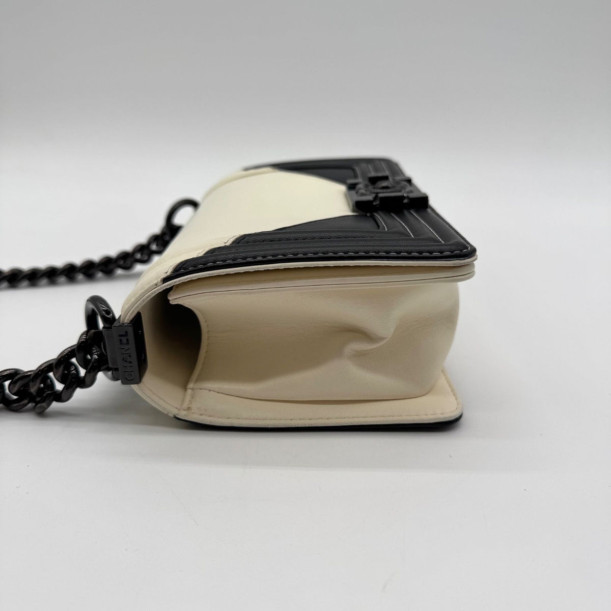Chanel Large Shoulder Bag Boy Geometric CC Logo Leather White Black — view 4