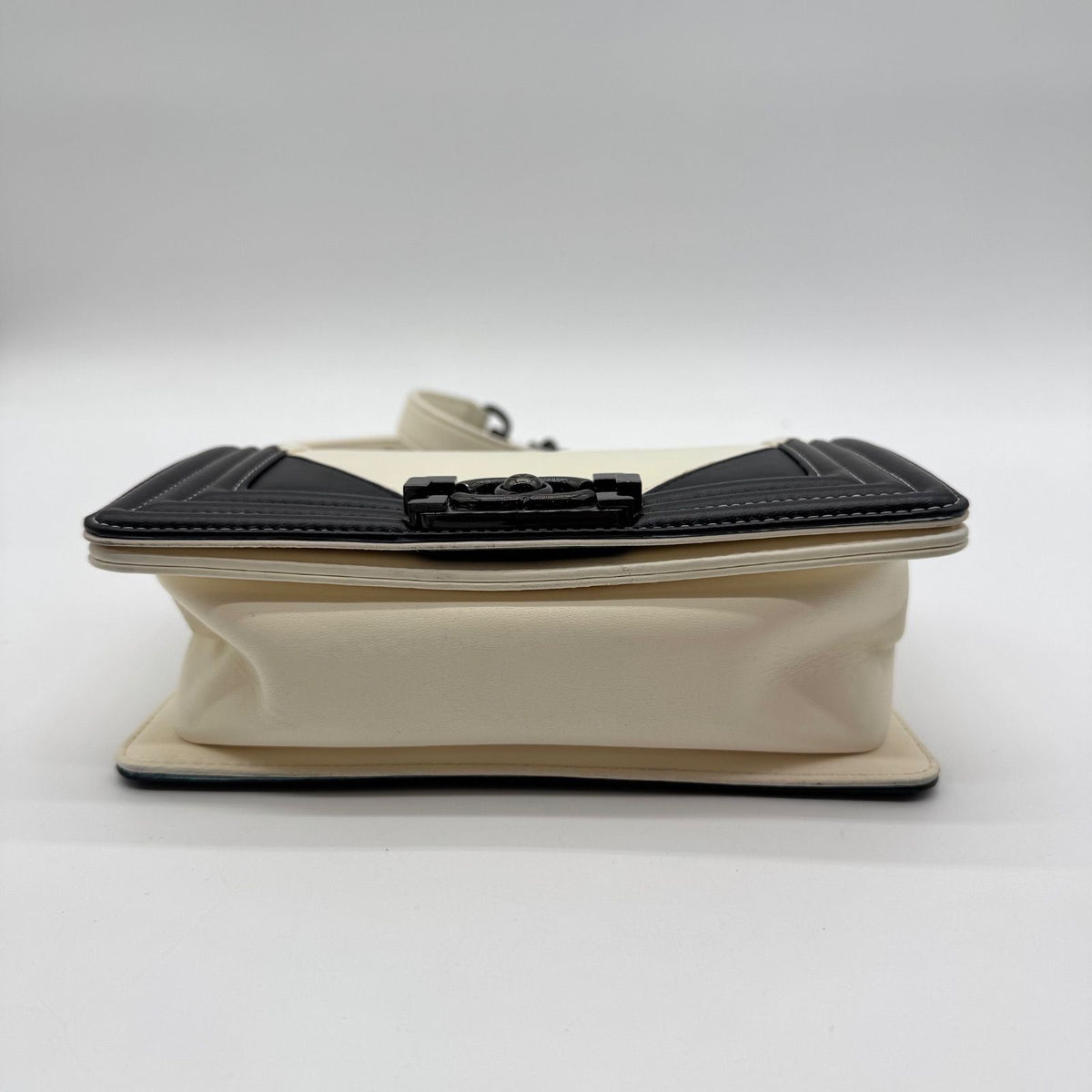 Chanel Large Shoulder Bag Boy Geometric CC Logo Leather White Black — view 6