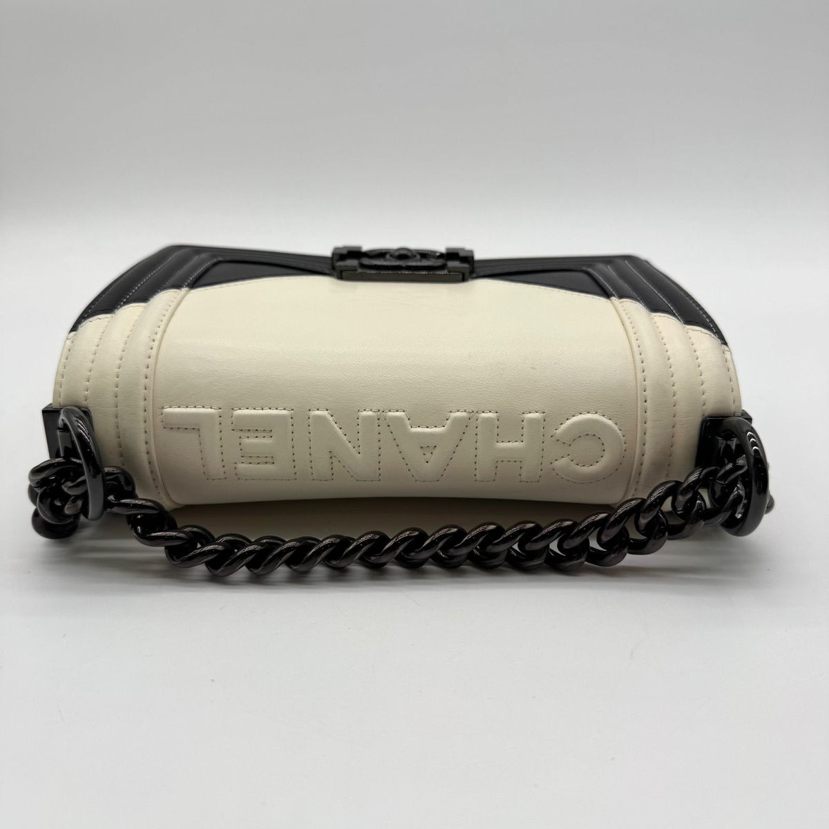 Chanel Large Shoulder Bag Boy Geometric CC Logo Leather White Black — view 5