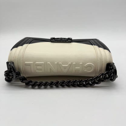 Chanel Large Shoulder Bag Boy Geometric CC Logo Leather White Black — view 5