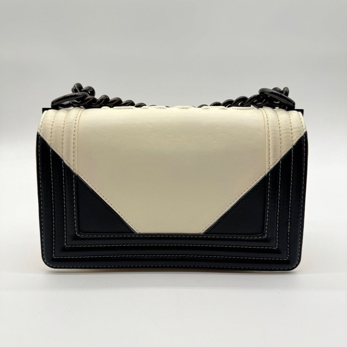 Chanel Large Shoulder Bag Boy Geometric CC Logo Leather White Black — view 2