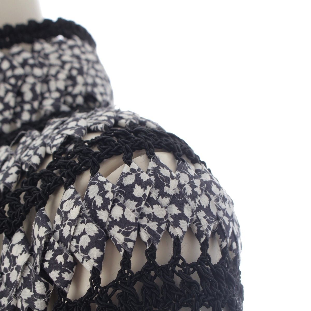 Chanel 09P Cotton Cape Bolero Poncho Jacket Black White 38 — view 6