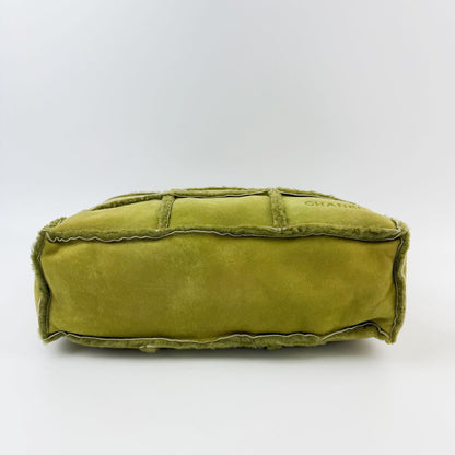 Chanel Patchwork Logo Shoulder Bag Shearling Suede Green Silver Seal Vintage — view 7