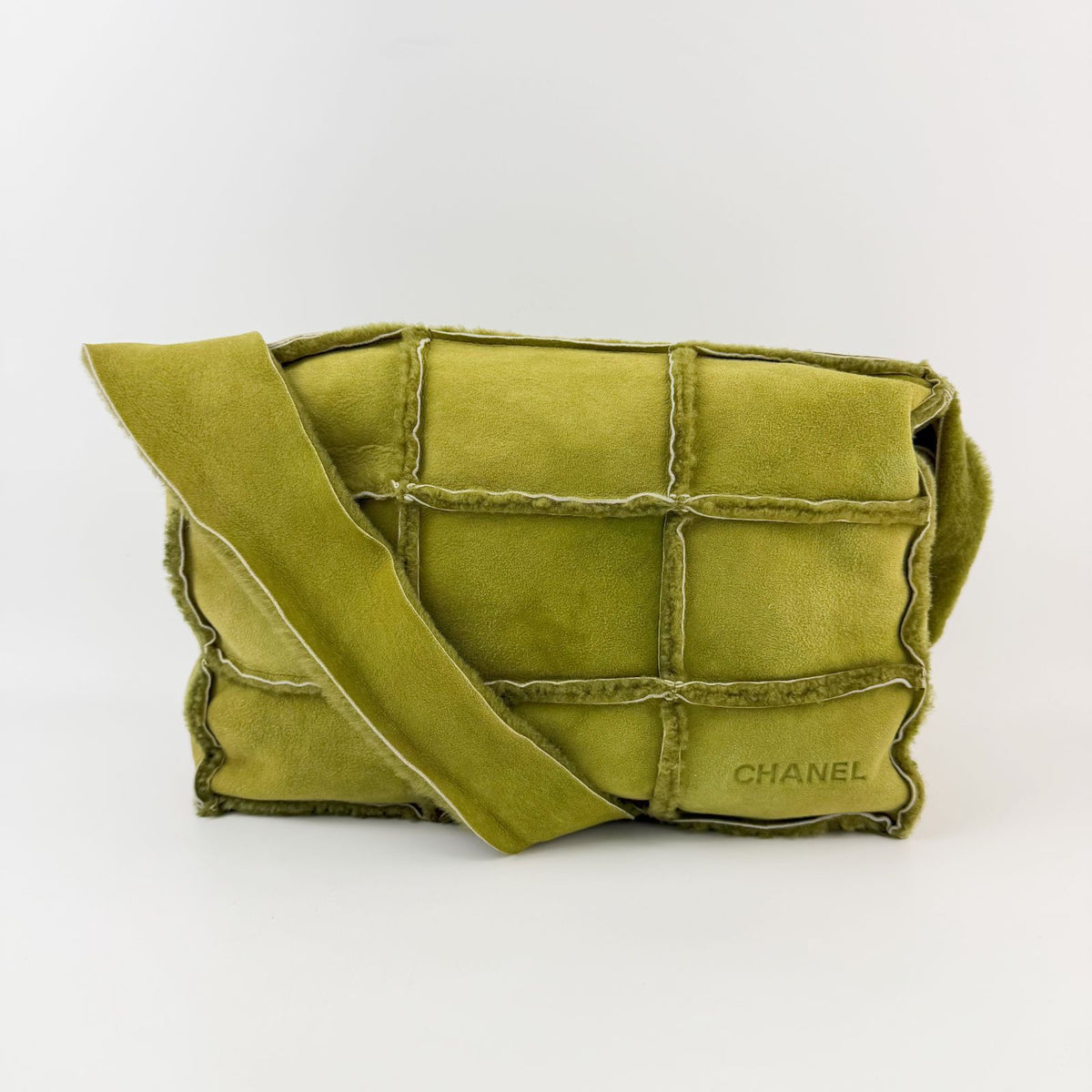 Chanel Patchwork Logo Shoulder Bag Shearling Suede Green Silver Seal Vintage — view 2