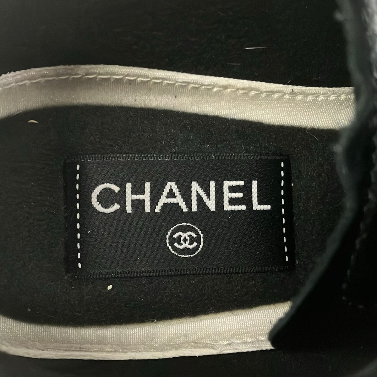Chanel Sneakers Black Brown CC Logo Leather — view 5