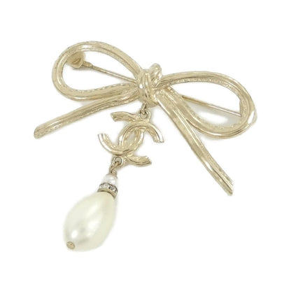 Chanel Brooch Gold