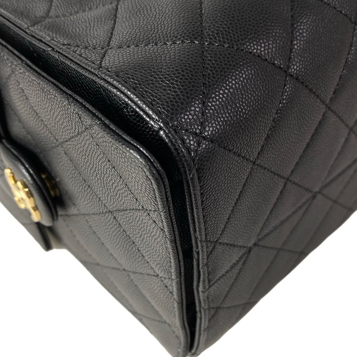 Chanel Handbag 25 Medium 25 Black Chain Shoulder Gold — view 6