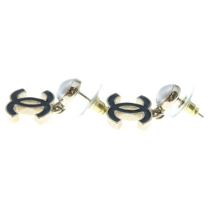 Chanel CC Logo Pearl Earrings Gold Black — view 3
