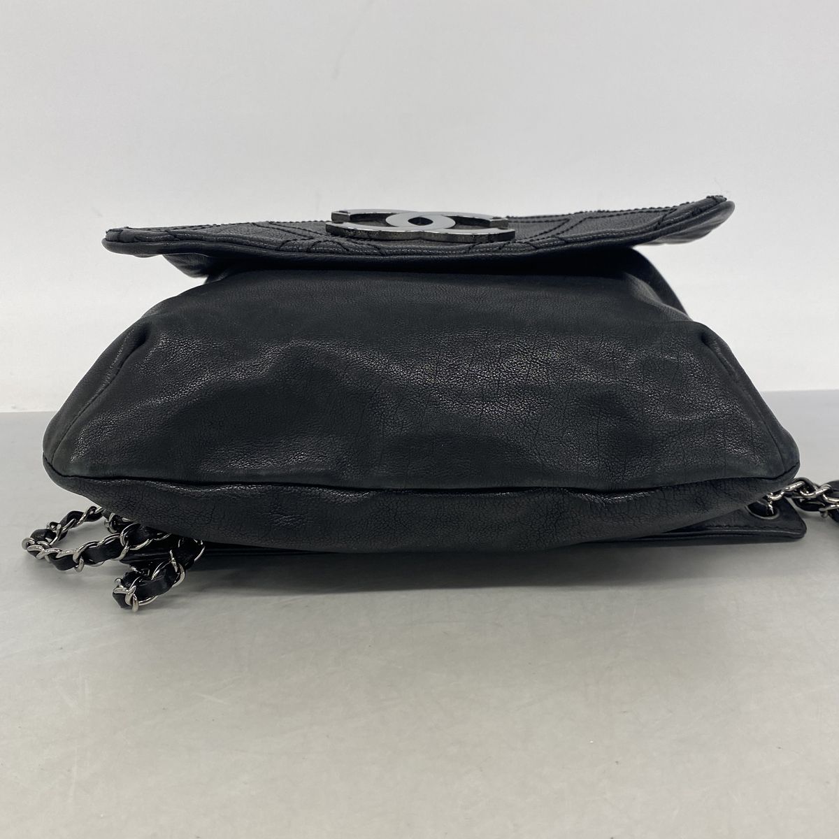 Chanel Shoulder Bag Leather Black Silver — view 3