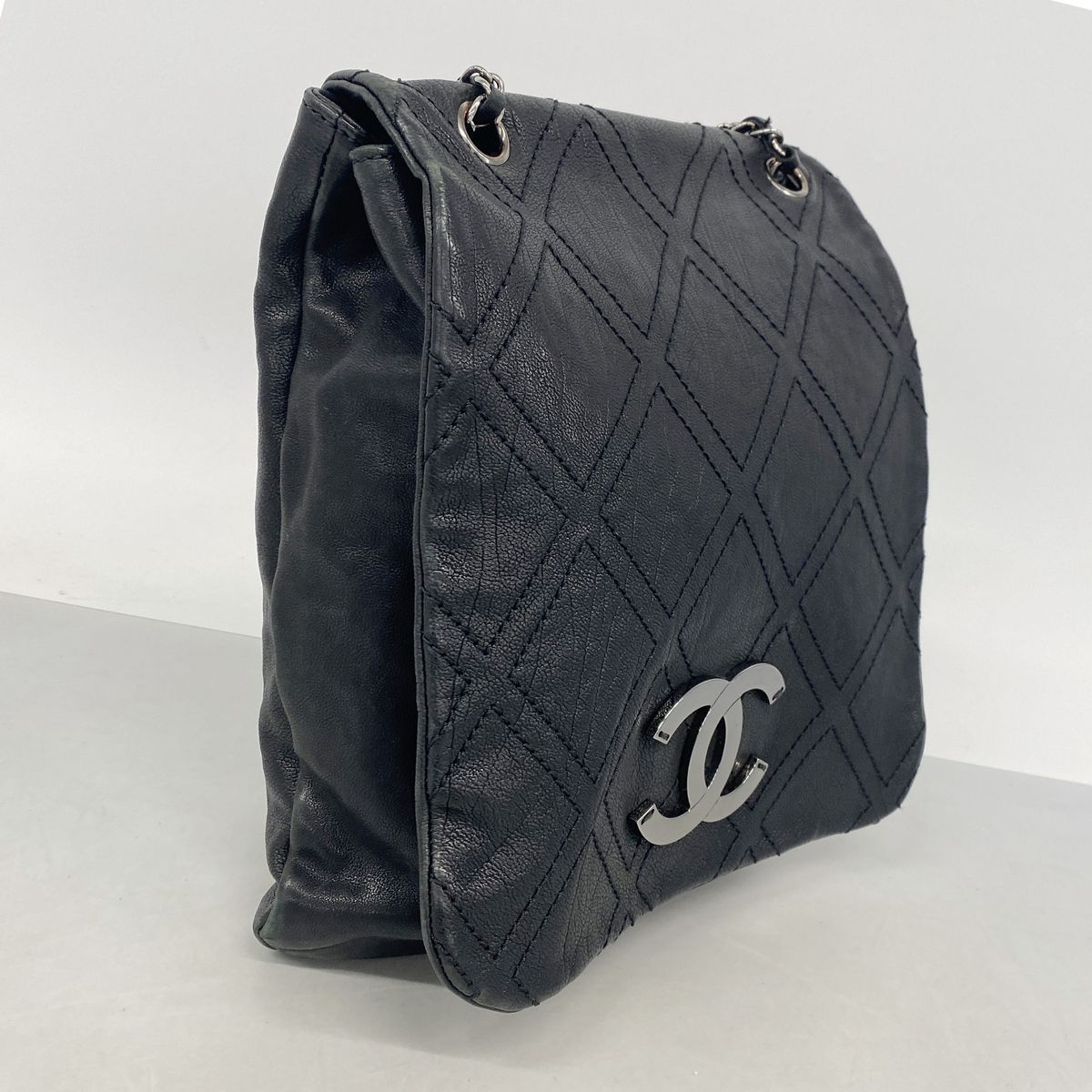 Chanel Shoulder Bag Leather Black Silver — view 2