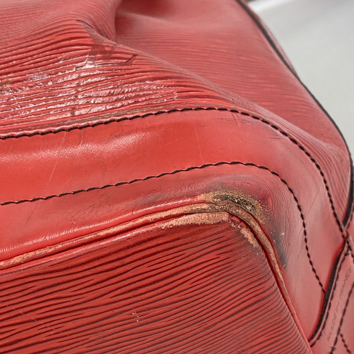 Louis Vuitton Shoulder Bag Epi Noe Castilian Red — view 7