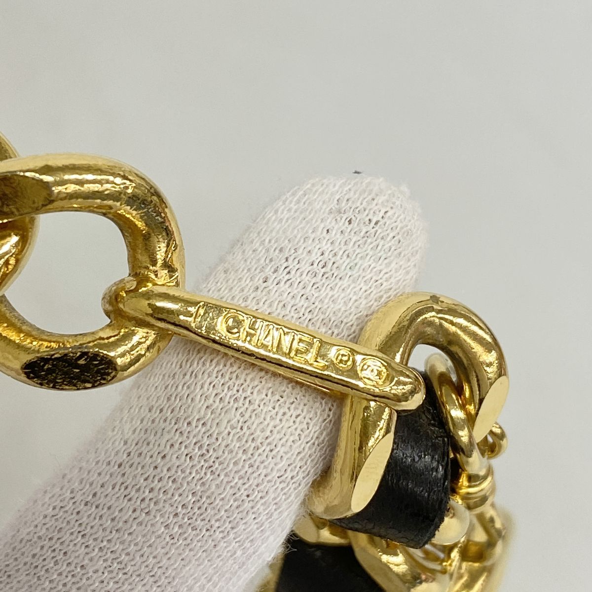 Chanel Belt Metal Black Gold — view 2