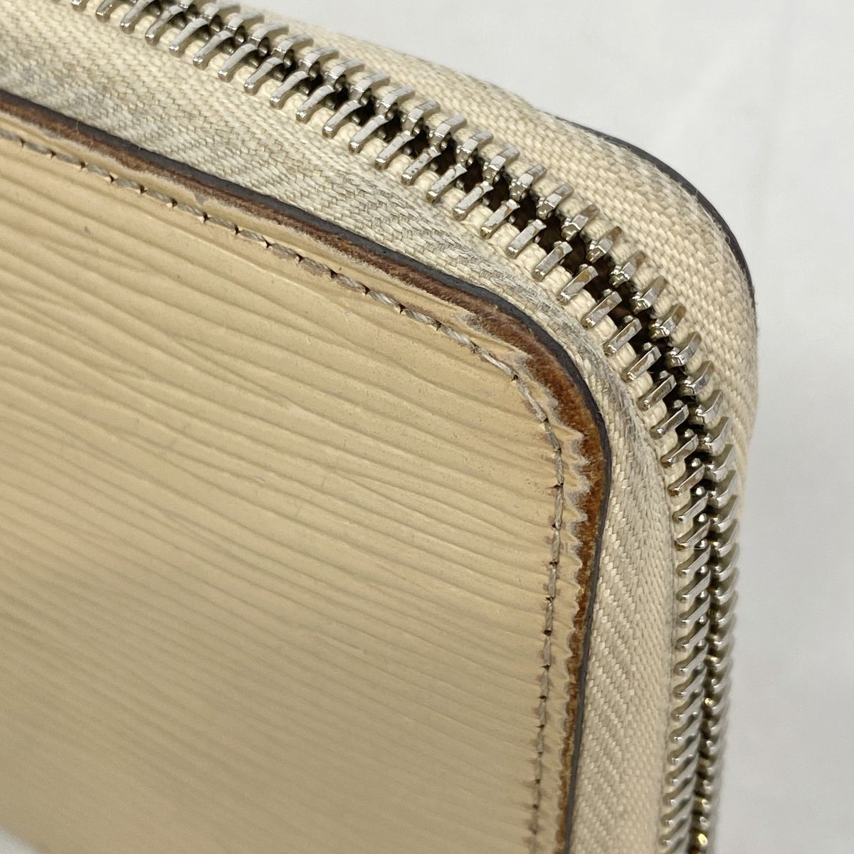 Louis Vuitton Wallet Epi Zippy Dune — view 6