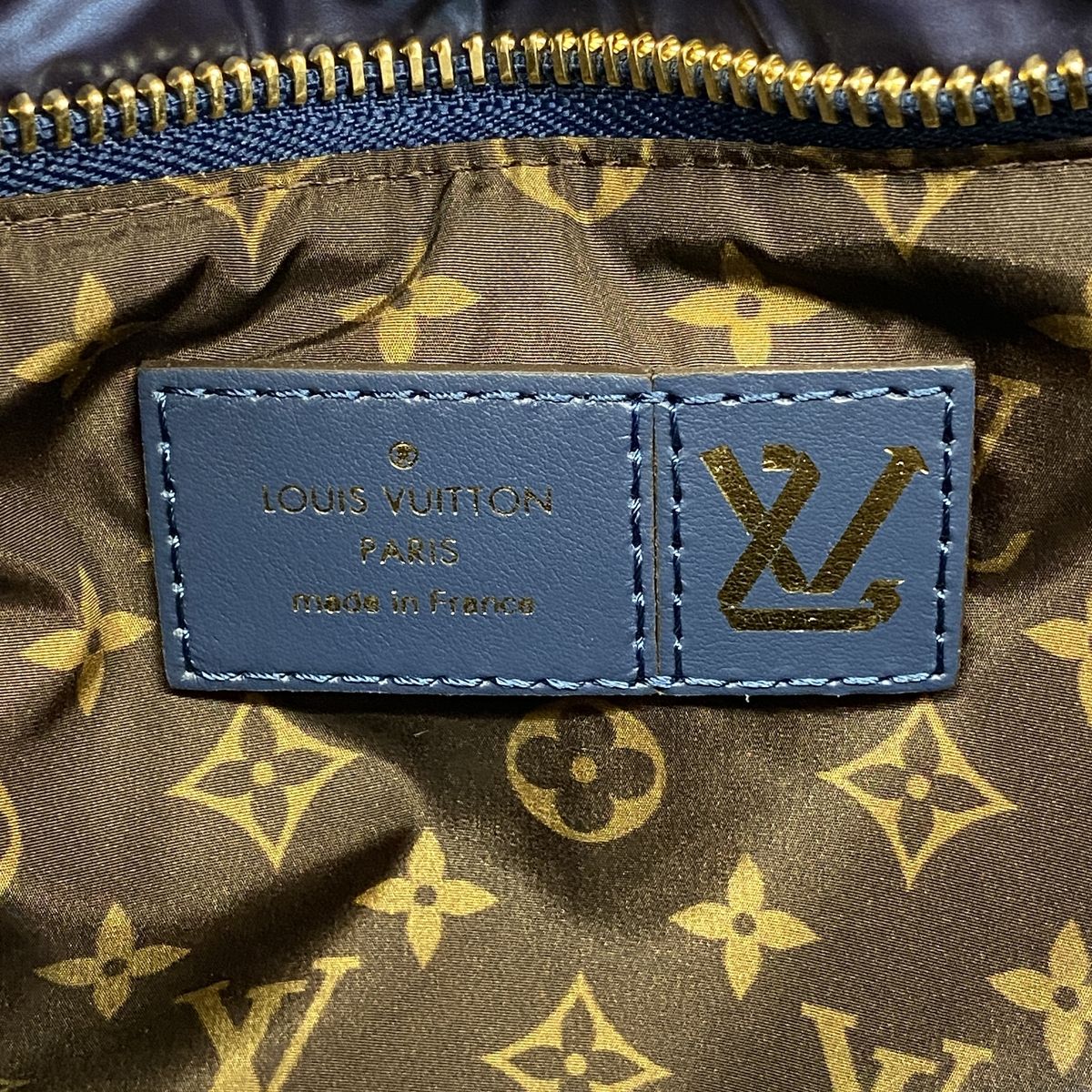 Louis Vuitton Shoulder Bag LV Pillow Maxi Multi Pochette Accessoires Navy Silver — view 5