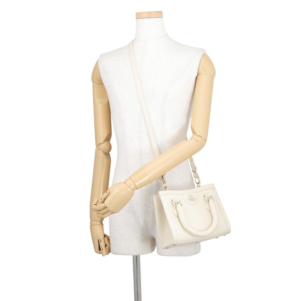 Gucci Diana Leather 2-Way Shoulder Bag — view 5