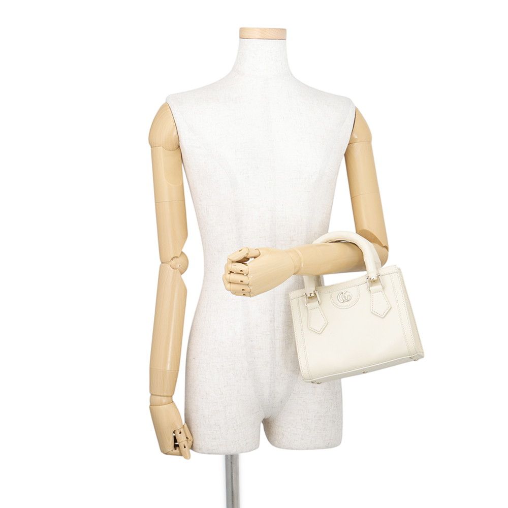 Gucci Diana Leather 2-Way Shoulder Bag — view 4