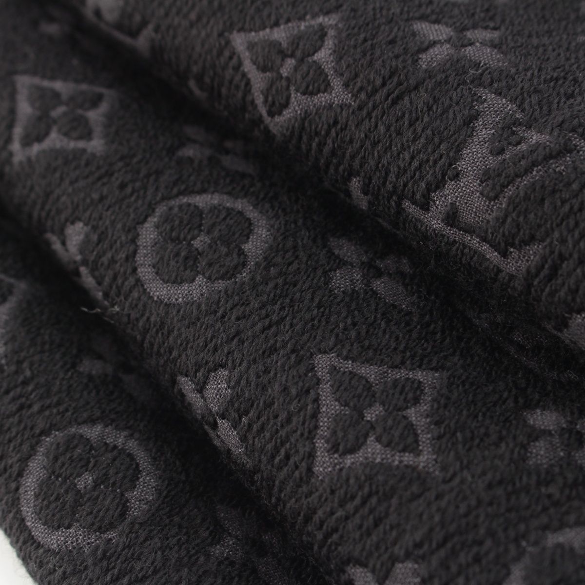 Louis Vuitton Monogram Classic Wool Scarf Noir — view 6