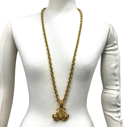 Chanel With Rice 94A Vintage Triple Coco Motif Pendant Gold — view 2