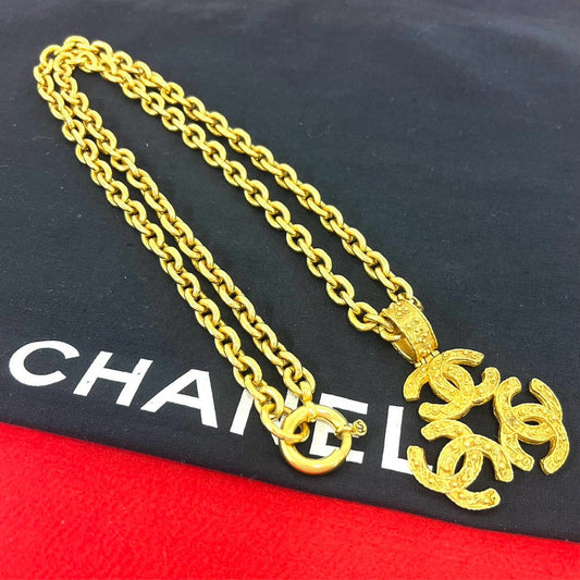 Chanel With Rice 94A Vintage Triple Coco Motif Pendant Gold