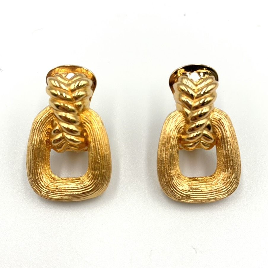 Dior Twist Door Knocker Shape Gold Plated Earrings — view 4
