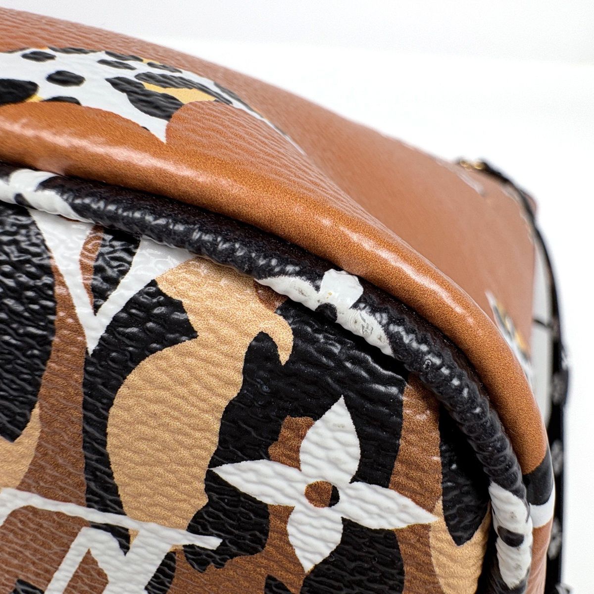 Louis Vuitton Neverfull MM Tote Bag Monogram Jungle Noir — view 3