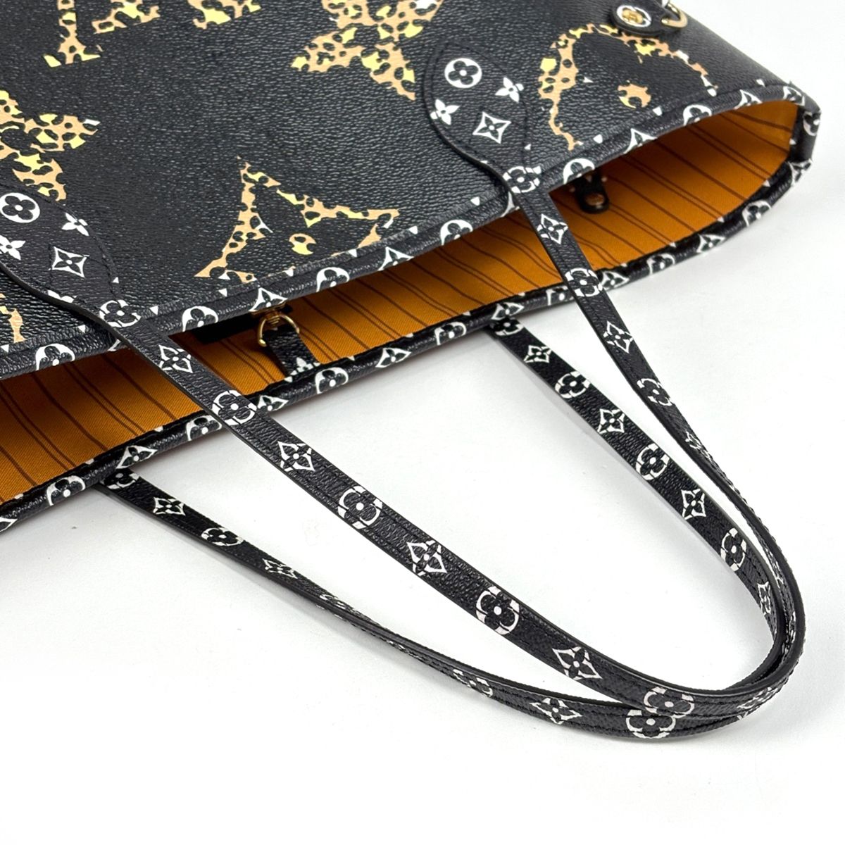Louis Vuitton Neverfull MM Tote Bag Monogram Jungle Noir — view 6