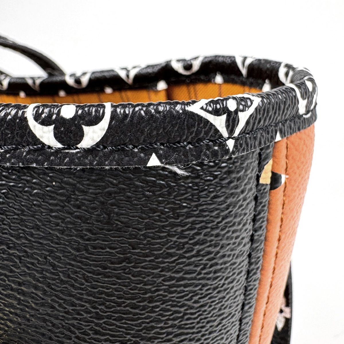Louis Vuitton Neverfull MM Tote Bag Monogram Jungle Noir — view 4