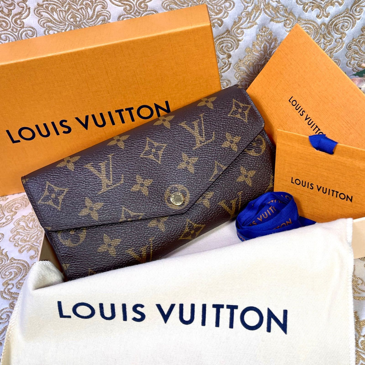 Louis Vuitton Portefeuille Sarah Monogram Wallet