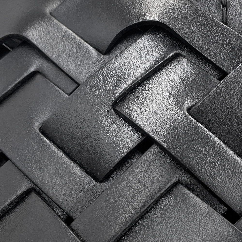 Prada Shoulder Bag Braided Leather Black — view 8
