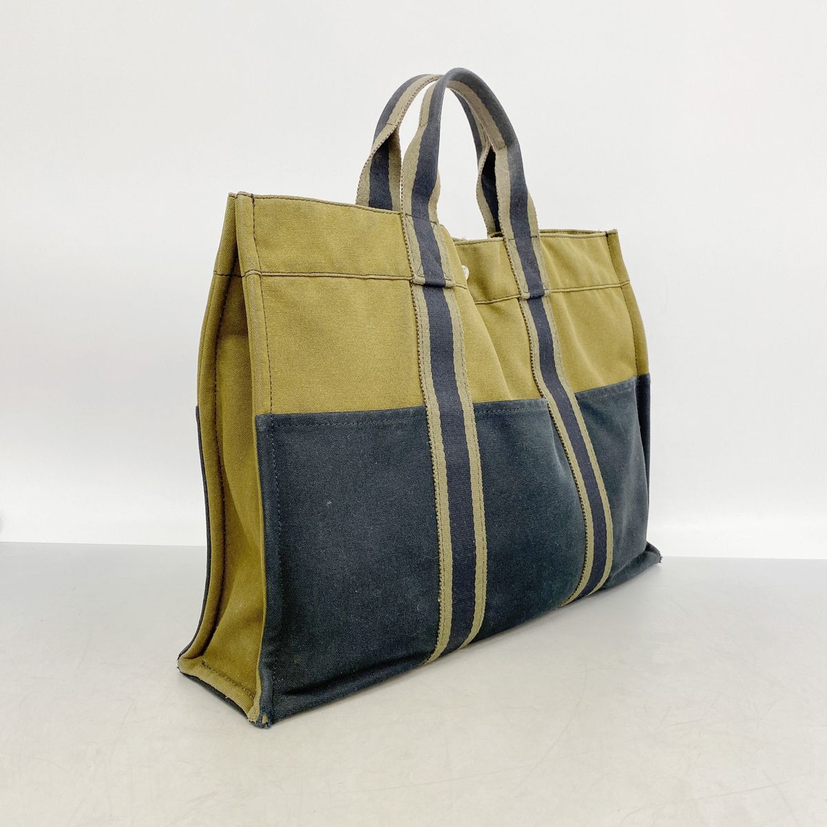Hermes Tote Bag Fourre Tout MM Canvas Khaki Black Silver — view 2