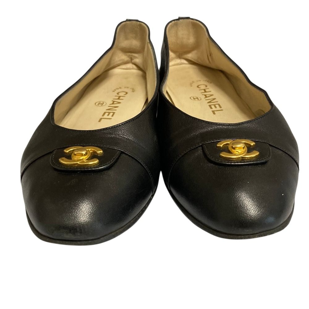 Chanel Turnlock CC Logo Plain Toe Shoes Flat Leather Pumps Black — view 2