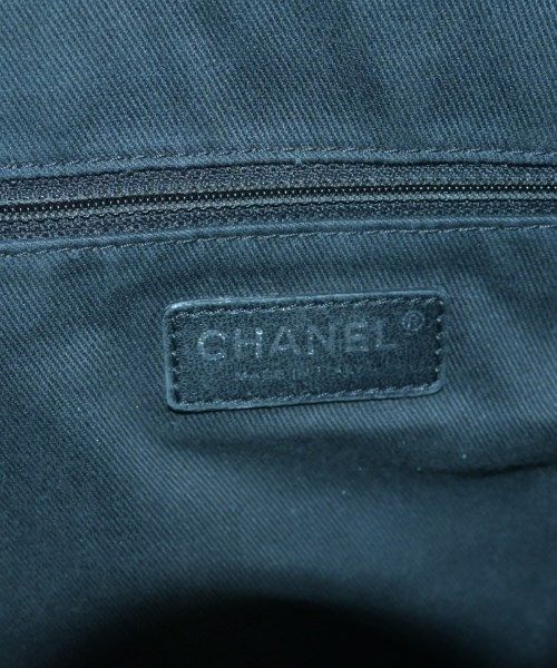 Chanel Shoulder Bag Black — view 4