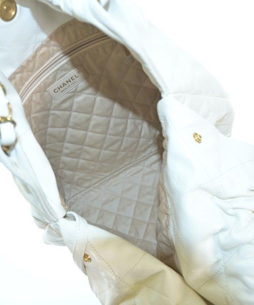 Chanel Shoulder Bag White — view 3